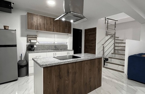 Manta House | Vacation Home with 24h Security and Ample Parking