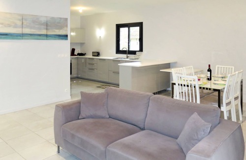 Lacanau-Ocean House | Vacation home Yara by Interhome