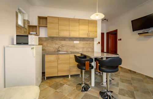 Balatonszemes House | Vacation home Zsuzsi by Interhome