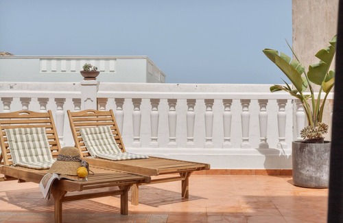 Puerto del Rosario Apartment | Vacation 'Nomad Retreat' with Private Terrace, Private Garden and Wi-Fi