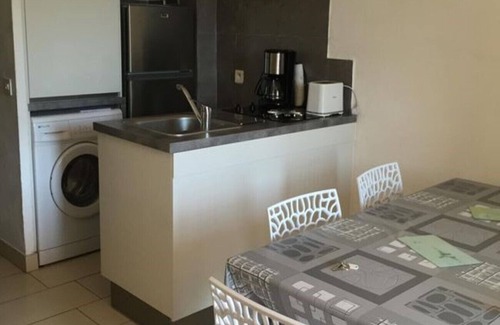 Grosseto-Prugna Apartment | VACATION RENTAL PORTICCIO F2 CLIM, SEA, POOL, SHOPS, RESTAURANTS.