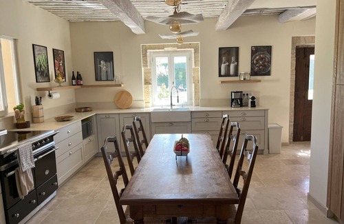 Cavaillon Villa | Vacation rental house with pool LES VIGNERES LS2-259
