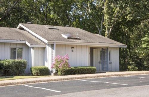 Bella Vista Apartment | Vacation Resort Condos By the Stunning Ozark Mountains