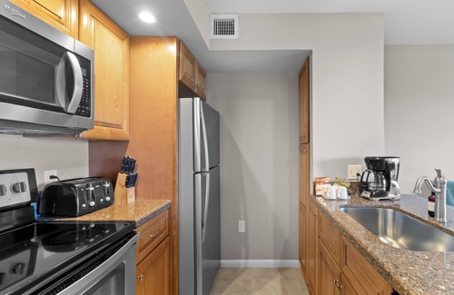Tavernier Apartment | Vacation Starts Here! 4 Relaxing Suites w/Full Kitchen, Pool, Beach Access!
