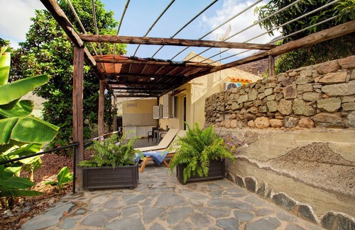 Mogan Apartment | Vacation Studio 'El Granero Paraiso Del Molinero' with Sea View, Wi-Fi and Air Conditioning