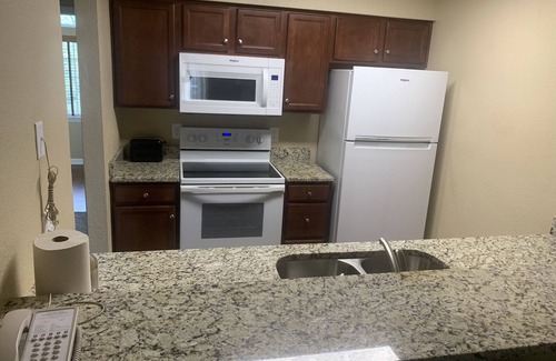 Berkeley House | Vacation to remember! Huge family-sized townhouse for 12 near all attractions.