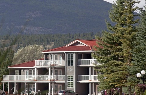 East Kootenay Villa | Vacation Villa - Fairmont Hot springs (Nearby Crosscrounty Skiing/9 hole Golf)