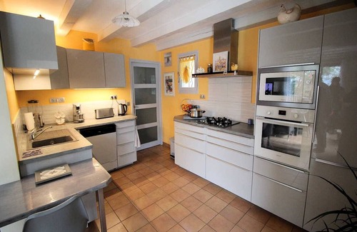 Bagnols-sur-Ceze House | Vacation villa in Bagnols-sur-Cèze, Gard, private pool, pool house, pets allowed (1).