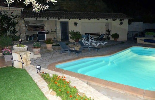 Bagnols-sur-Ceze House | Vacation villa in Bagnols-sur-Cèze, Gard, private pool, pool house, pets allowed (1).