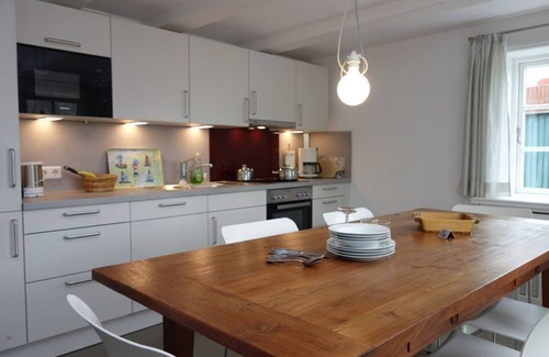 Suderende Apartment | Vacations in an old Frisian house in the old town center of Oldsum