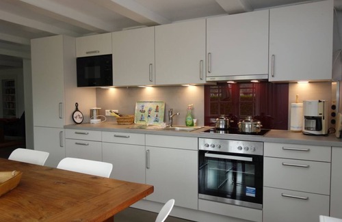 Suderende Apartment | Vacations in an old Frisian house in the old town center of Oldsum