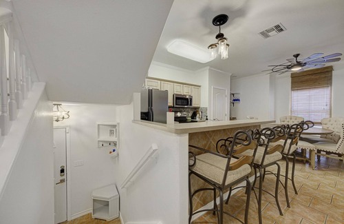 Corpus Christi Condo | Vacay at the Beach-Spacious Remodeled Townhome