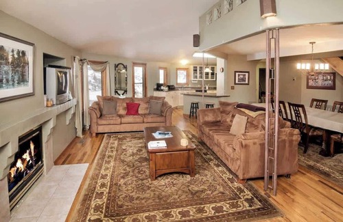 Highland Meadows House | Vail Home with Private Creek & Backyard