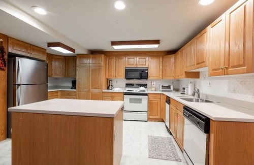 Vail Condo | Vail Village, Villa Cortina, Walk To Lifts