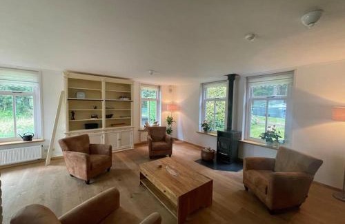 Den Burg House | Vakantiehuis Aldubo