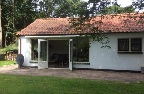 Oostvoorne Apartment | Vakantiehuisje vlakbij de duinen