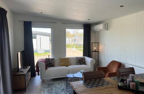 Scherpenisse Ski Chalet | Vakantiepark de Zeeuwse Parel - Parkzicht