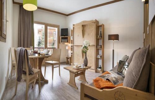 La Celle-sous-Gouzon Apartment | Val d'Isère centre - Studio cosy avec balcon