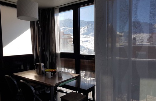 Val-Thorens Apartment | Val Thorens 29m² 4/6 pers. Balcony + Wifi. Magnificent view of the slopes & Cime Caron