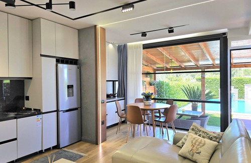 Qerek Apartment | ValaMar Apartment With Private Pool 247