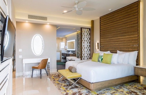Playa Mujeres Hotel | *VALENTINE'S DAY GETAWAY!* Garza Blanca Resort & Spa Cancun