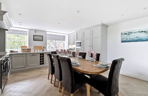 Harlech Cottage | VALERIAN LODGE, pet friendly, character holiday cottage in Harlech