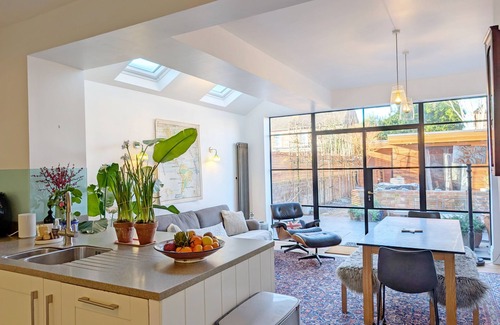 Havant Cottage | Valetta - Havant - sleeps 10 guests in 4 bedrooms