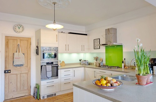 Havant Cottage | Valetta - Havant - sleeps 10 guests in 4 bedrooms