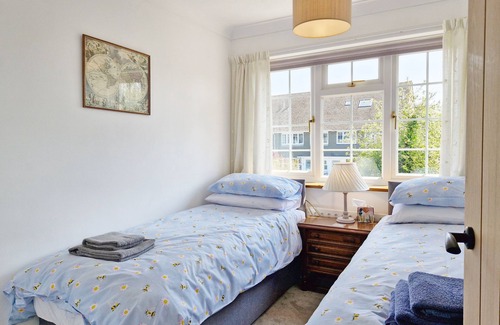 Emsworth House | Valetta Park - a family house that sleeps 6 guests in 3 bedrooms