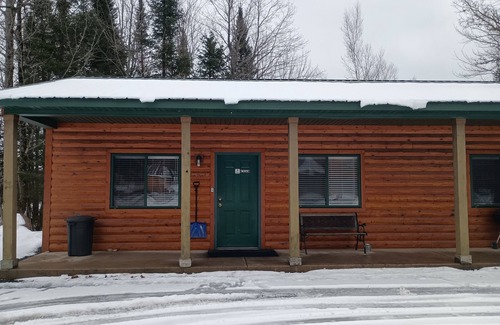 Washburn Cabin | Valhalla Trailblazer Heaven Trail Side 2-bedroom North of Washburn with WiFi, AC