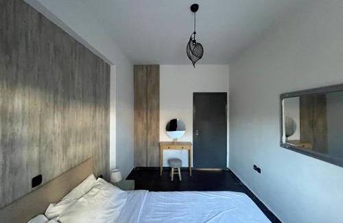 Petaloudes Apartment | Valla Studio