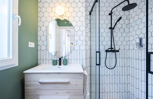 Numancia Apartment | Vallecano Apartments by Olala Homes