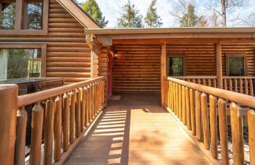 Gatlinburg - Pigeon Forge Ski Chalet | Valley Dream:3 bdrm 3bath, Specials, Free Tickets, One level(no stairs)