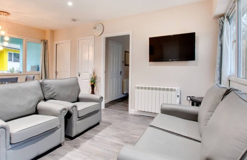 Saundersfoot House | Valley Grove Hot Tub D