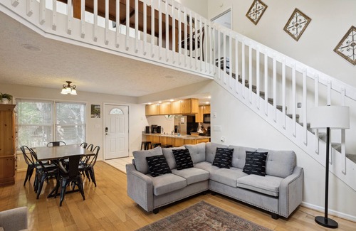 Pigeon Forge Ski Chalet | Valley Heights 3 Bedroom Home by RedAwning