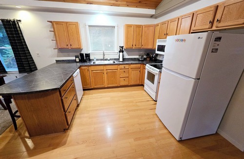 Carrabassett Valley House | Valley Home with Game Room, Walking Distance to Narrow Gauge Trails & Restaurant