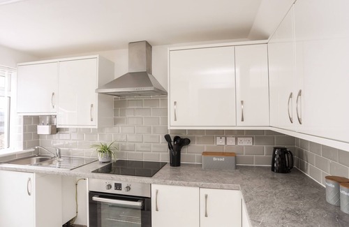 Valley House | VALLEY HOUSE, pet friendly, with a garden in Valley