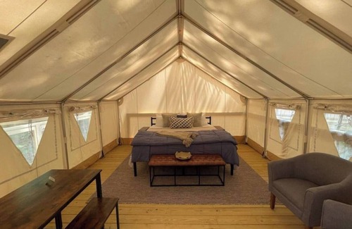 Cuyahoga Falls RV Rental | Valley Overlook - Peninsula, Ohio - Glamping Tent P8 - in the heart of CVNP