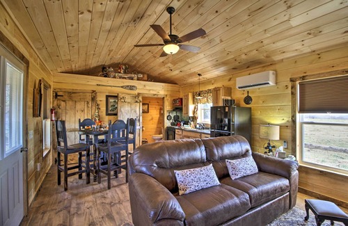 Omaha Cabin | 'Valley View Cabin' Near Branson & Table Rock Lake