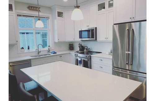 Okanagan-Similkameen Cottage | Valley View Hillside Cottage