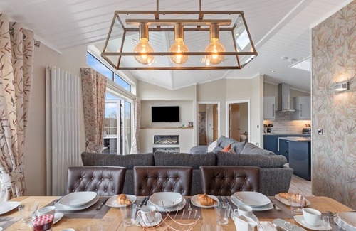 Penally Ski Chalet | Valley View - Luxury Lodge, Hot Tub, Walk to Beach