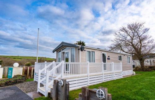 Newquay House | Valley View - Newquay Bay Resort near Porth Beach