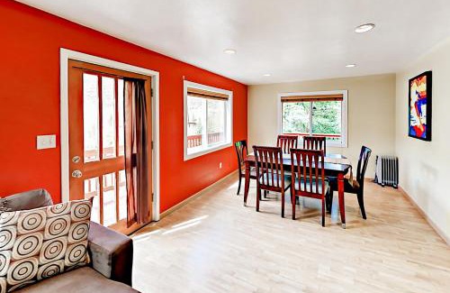 Intermountain Apartment | Valley View