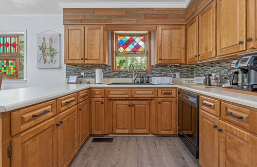 Hot Springs Village Cottage | Valls Cottage, Pretty little getaway with Early check in