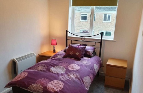 Cheltenham Apartment | Value 2 bed flat for Gloucester & Cheltenham