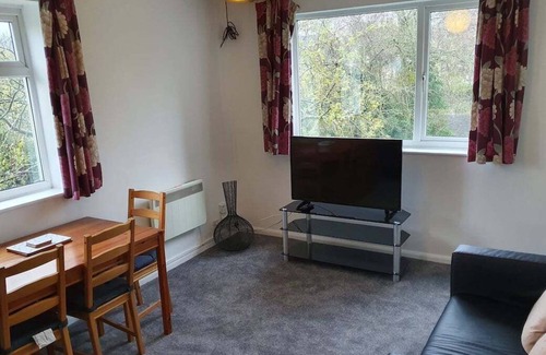 Cheltenham Apartment | Value 2 bed flat for Gloucester & Cheltenham