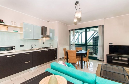 Aurora Apartment | Vanchiglietta Apt x5 with TWO TERRACES! BOOK NOW!