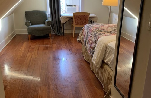 Mount Pleasant House | vancouver guest house