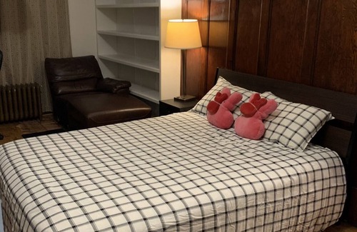 Mount Pleasant House | vancouver guest house