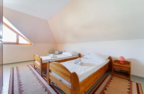 Balatonbereny Apartment | Varga Apartman